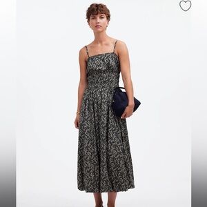 Sleeveless Bubble-Hem Midi Dress in Floral Amira Black Print